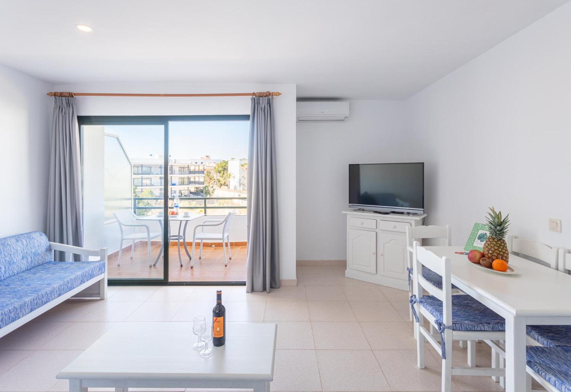 Es Dolc Apartments By Youroom Colonia de Sant Jordi Luaran gambar